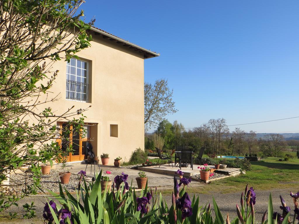 La Maire Saint-Victor-Rouzaud Exterior photo